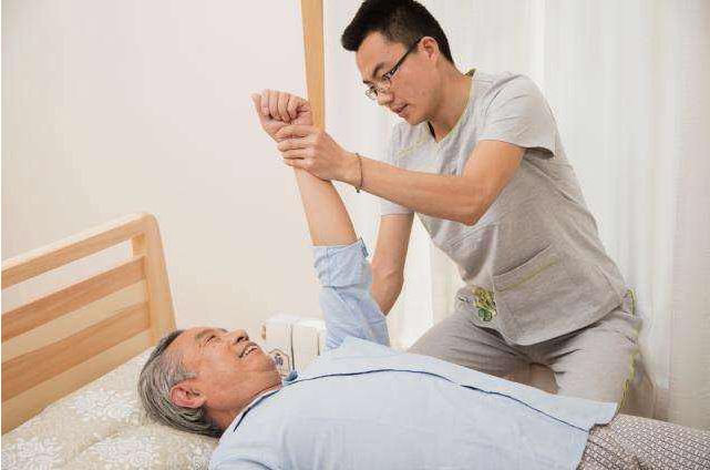 成都医院陪护价格-成都护工多钱一天
